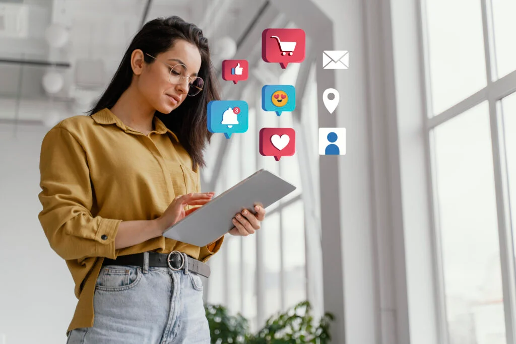 This image has an empty alt attribute; its file name is social-media-marketing-concept-marketing-with-applications-1024x683.jpg